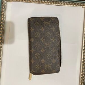 Louis Vuitton Brown Monogram Zippy Organizer Wallet